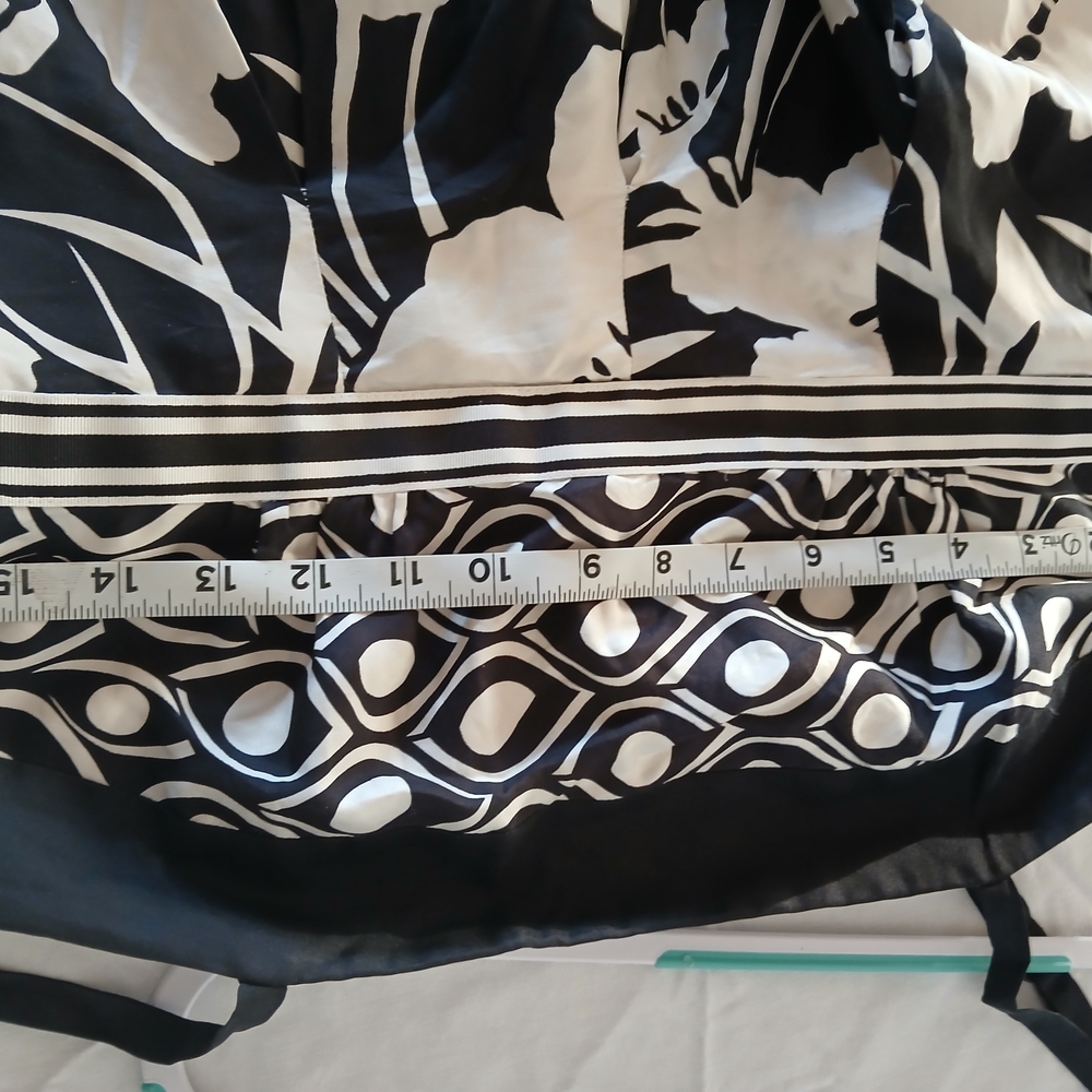 White House Black Market Black and White Floral Maxi Dress - Picture 4 of 9